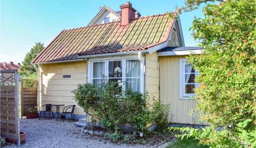 One-Bedroom Holiday Home
