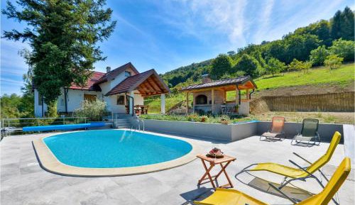 Three-Bedroom Vacation Home 