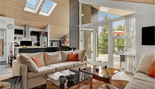 Three-Bedroom Holiday Home 