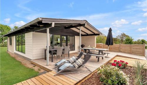 Three-Bedroom Holiday Home 