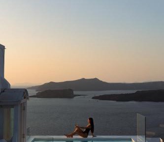 One-Bedroom Villa with Caldera View