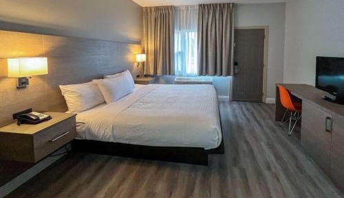 Deluxe King Room - Non-Smoking