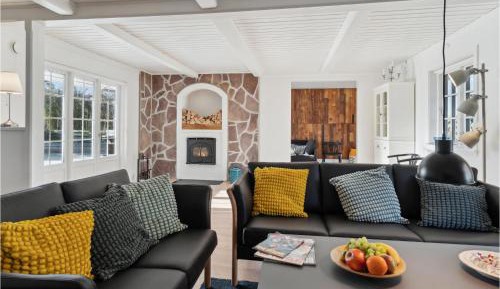 Three-Bedroom Holiday Home 