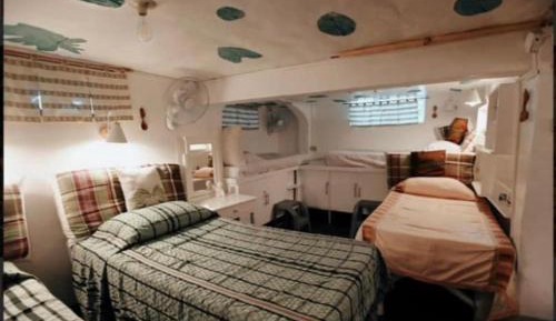 10-Bed Mixed Dormitory Room