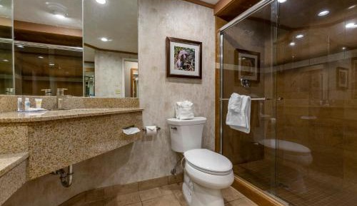 Standard Queen Room with Two Queen Beds - Non Smoking 