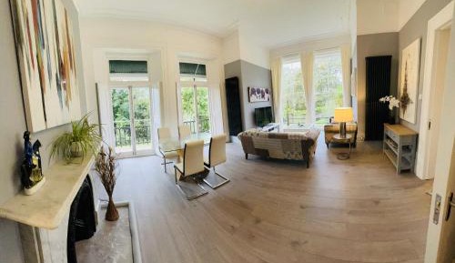 Apartment with Garden View