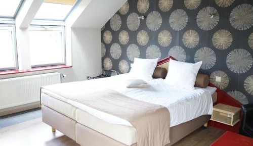 Thirteen-Bedroom Holiday home