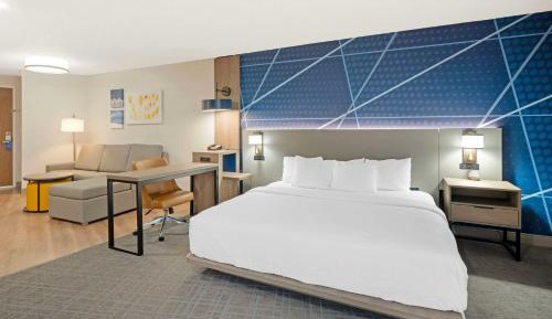 King Room with Sofa Bed and River View