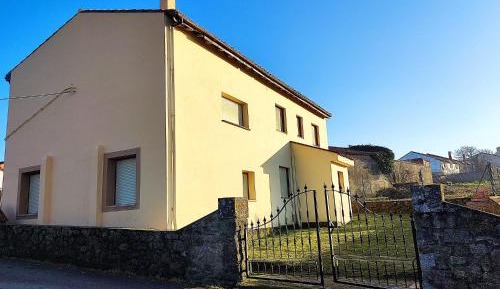 Apartment with Garden View