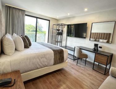 Suite with Balcony