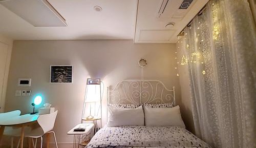 Apartment with Lake View