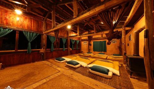 6-Bed Mixed Dormitory Room