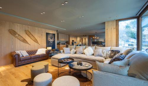 Apartment with Mountain View