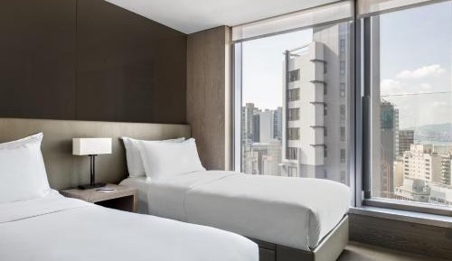 Full Floor Suite (Twin-bedded)