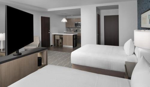 Studio Suite with Two Queen Beds and Kitchen