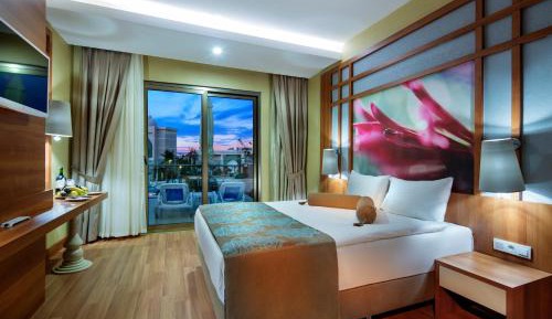 Double Room with Pool View