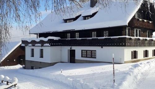 Nine-Bedroom Holiday Home