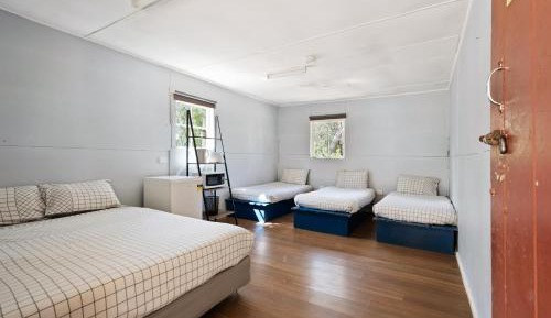 Heritage Family (5) room with Shared Bathroom