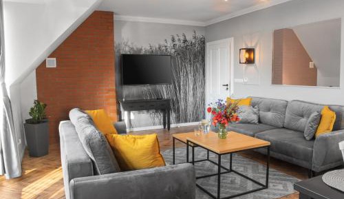 Apartment with Lake View