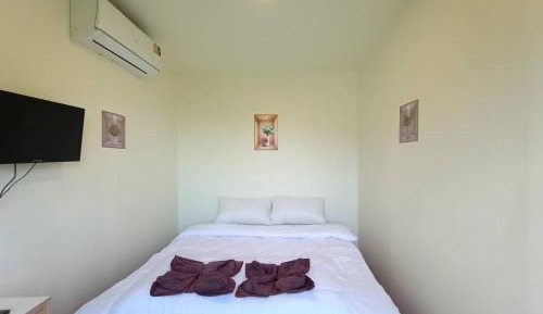 Suite with Mountain View