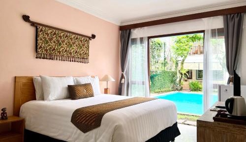 Double Room with Pool View