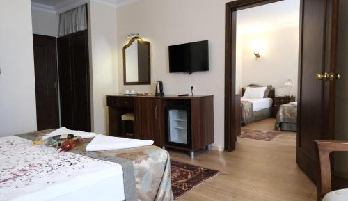 Deluxe Quadruple Room