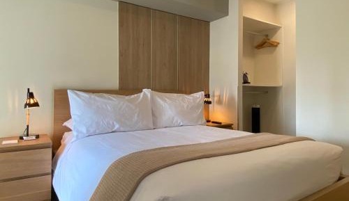 Two-Bedroom Deluxe Apartment with Balcony
