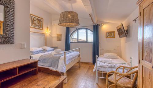 Triple Room with City View
