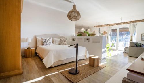 Villa with Garden View