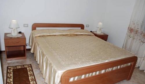 Double or Twin Room with Private Bathroom