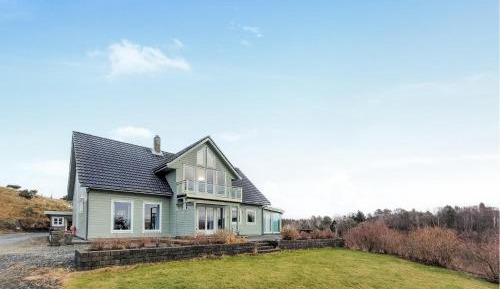 Four-Bedroom Holiday Home