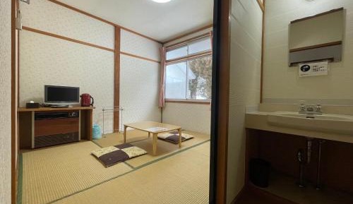 Single Room with Shared Bathroom