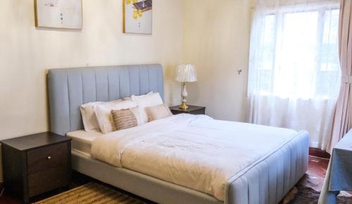 Deluxe Double Room (2 Adults + 1 Child)