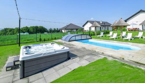 Deluxe One-Bedroom Apartment with Garden View