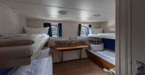 Quadruple Cabin 2nd Class -Shipotel Eastern