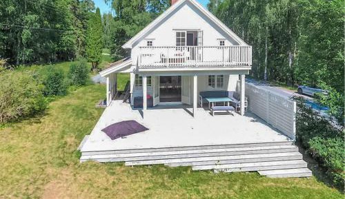 Five-Bedroom Holiday Home