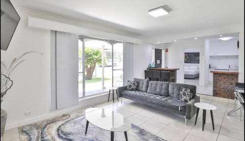 Deluxe One-Bedroom Villa