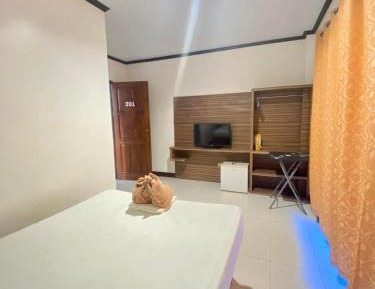 Deluxe Double Room (2 Adults + 1 Child)