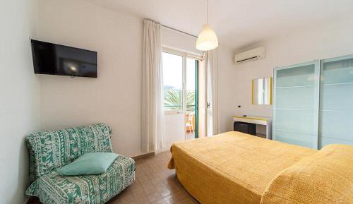 Two Connecting Double Rooms with Sea View