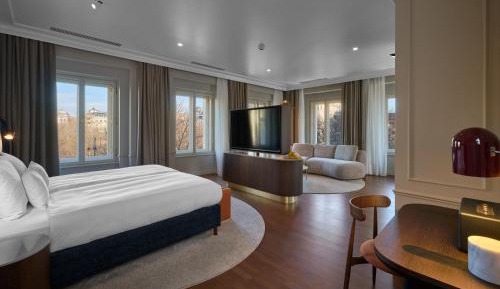 One-Bedroom Suite with City View