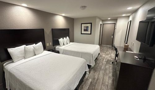 Deluxe Room with Two Queen Beds Smoke Free