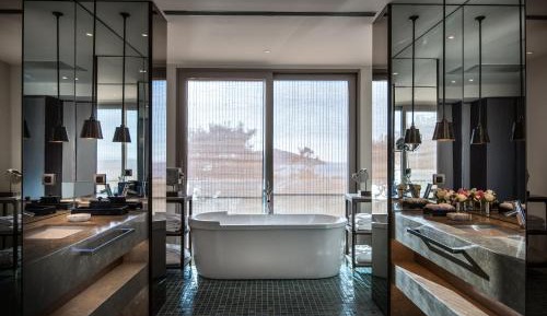 King Suite with Sea View