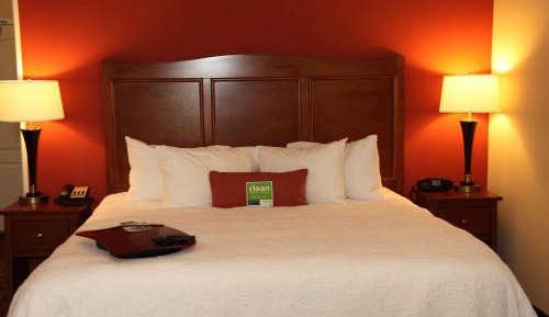 King Room with Sofa Bed and Study - Non-Smoking