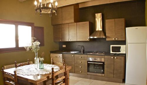 Three-Bedroom House - La Fusteria