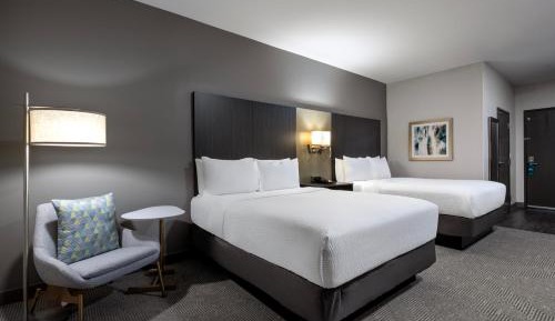 Standard Queen Room with Two Queen Beds and Bath/Shower