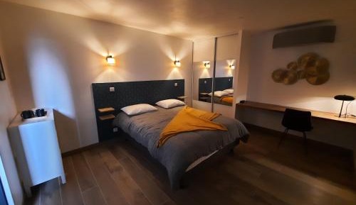 Queen Room with Pool View