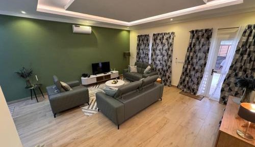 Deluxe Apartment