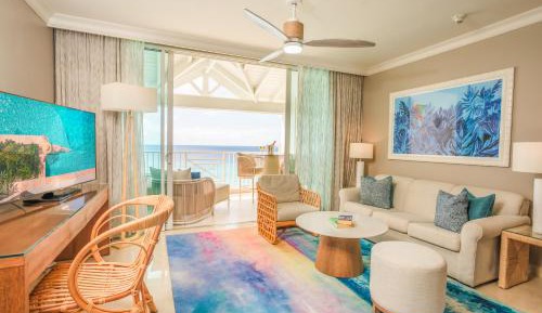 Luxury Concierge One-Bedroom Ocean Front Suite