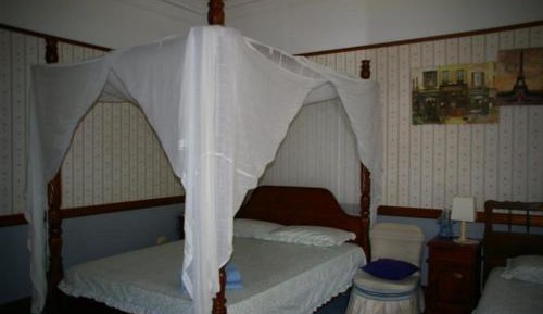 Parisian Double Room with Shared Bathroom