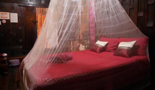 Standard  with Shared Bathroom 